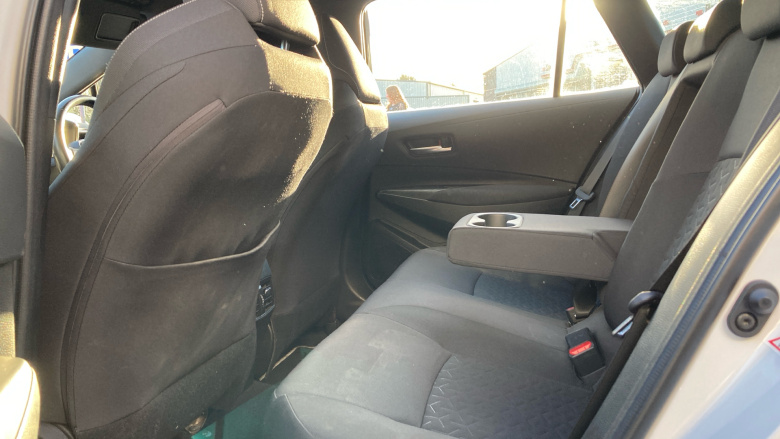 Toyota Corolla 2.0 VVT-i Hybrid Icon Tech 5dr CVT Hybrid Estate